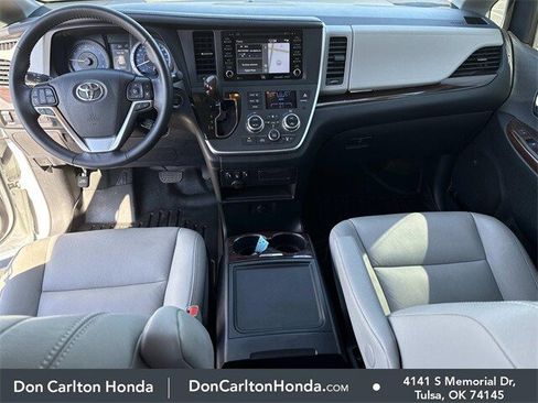 Used 2020 Toyota Sienna Limited Premium image 19