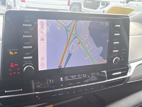 Used 2023 Toyota Sienna XLE image 22