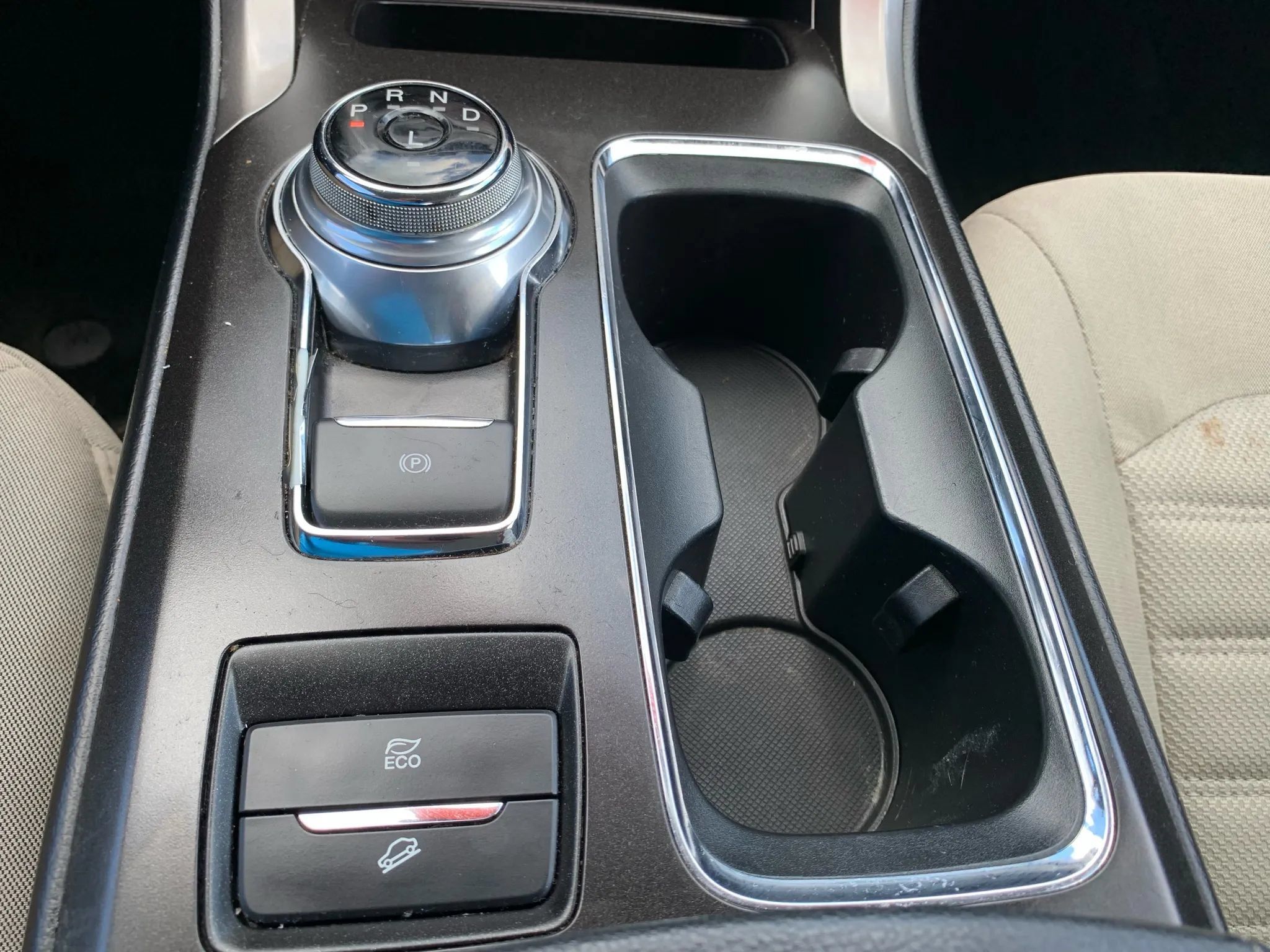 Used 2018 Ford Fusion S FWD image 16