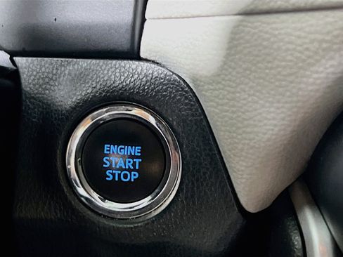Used 2019 Toyota RAV4 XLE FWD image 23