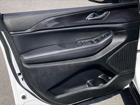 Certified 2023 Jeep Grand Cherokee L Laredo image 28