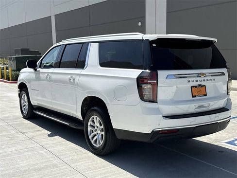 Used 2024 Chevrolet Suburban LT image 5