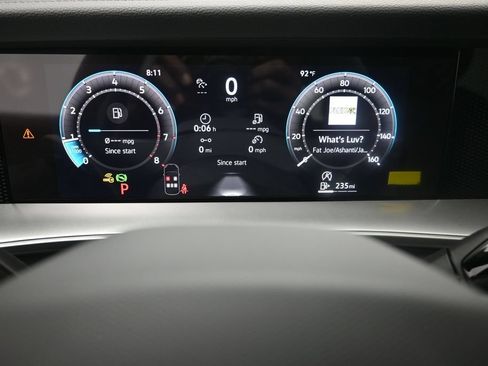New 2026 Volkswagen Tiguan SE R-Line FWD image 10