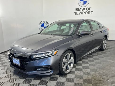 Used 2019 Honda Accord Touring image 3