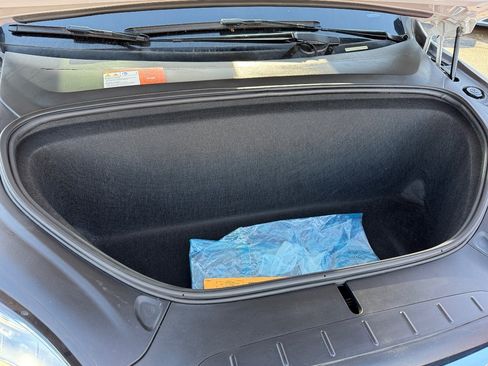 Used 2018 Tesla Model X image 9