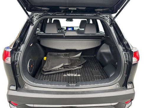 Used 2023 Toyota Corolla Cross image 5