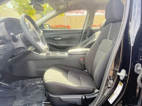 Used 2025 Nissan Sentra SV image 27