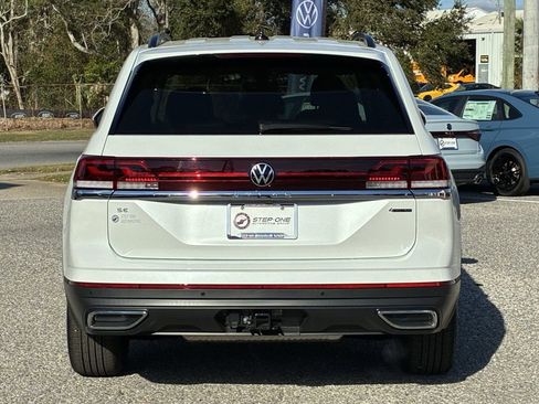 New 2026 Volkswagen Atlas SE image 6