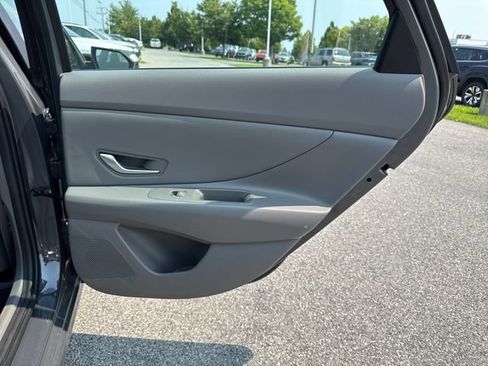 Used 2023 Hyundai Elantra SEL w/ Convenience Package FWD image 16