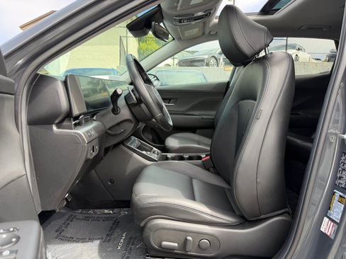 Used 2024 Hyundai Kona Limited FWD image 11