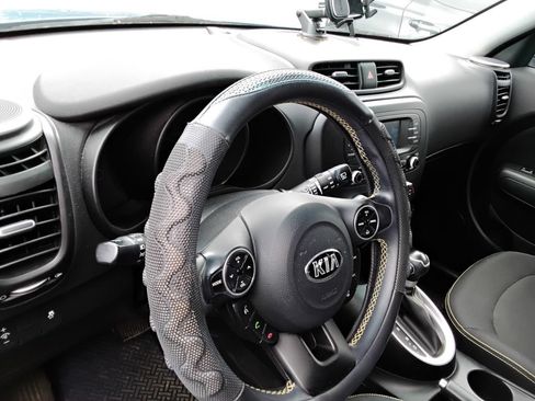 Used 2016 Kia Soul + w/ Designer's Package FWD image 7