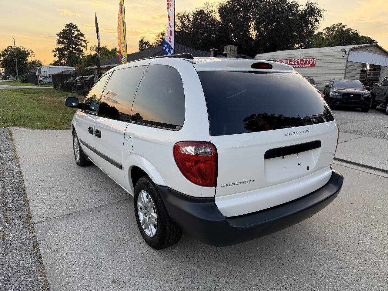 Used 2005 Dodge Caravan SE w/ Popular Equipment Group FWD image 8