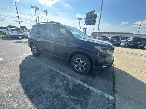 Used 2023 Honda Passport TrailSport image 5