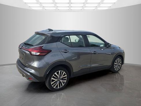 Used 2021 Nissan Kicks SV FWD image 8