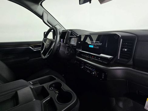 Used 2025 Chevrolet Silverado 1500 RST AWD/4WD image 10