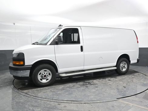 Used 2024 GMC Savana 2500 w/ Driver Convenience Package image 8
