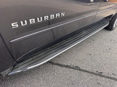Used 2015 Chevrolet Suburban LTZ image 6