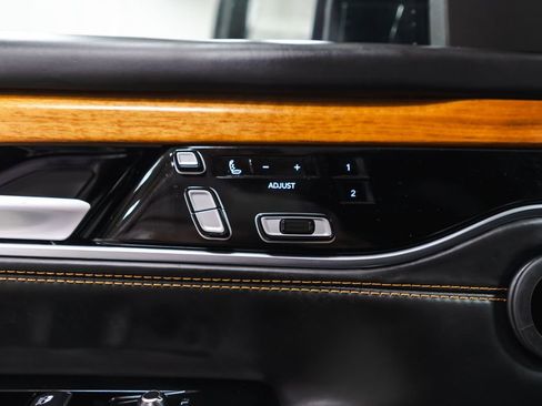 Used 2024 Jeep Grand Wagoneer L Series III image 27