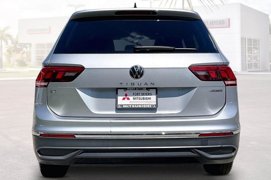 Used 2024 Volkswagen Tiguan SE AWD/4WD image 16