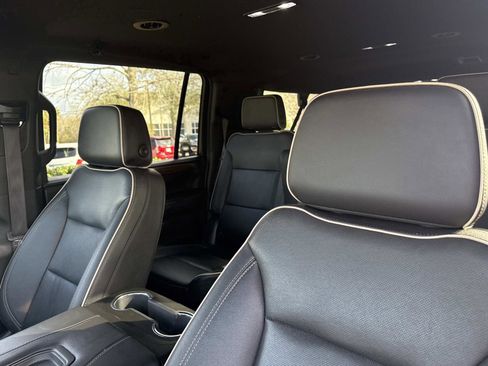 Used 2023 Chevrolet Suburban Premier image 23