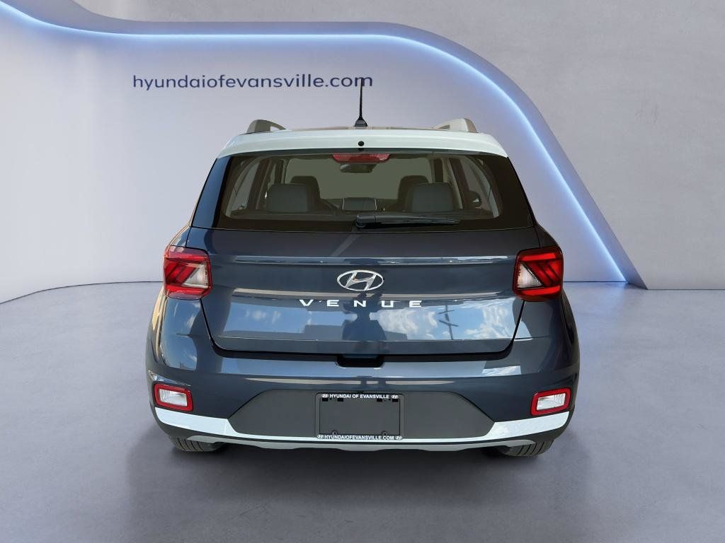 New 2026 Hyundai Venue SEL FWD image 4