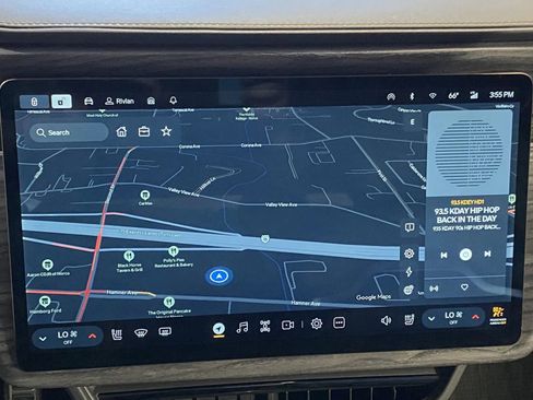 Used 2022 Rivian R1T Adventure image 19