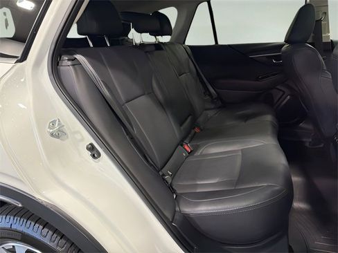 Certified 2022 Subaru Outback Limited image 32