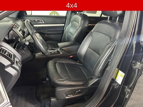 Used 2017 Ford Explorer XLT w/ Equipment Group 202A AWD/4WD image 11