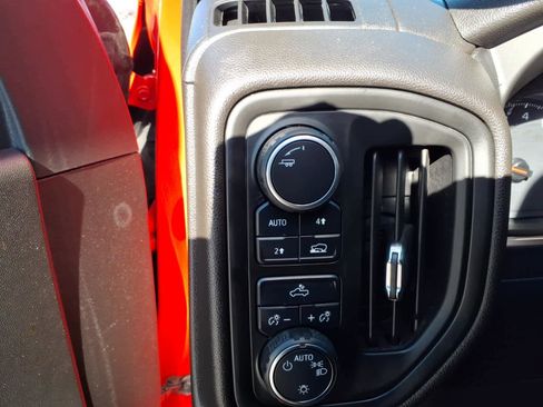 Used 2022 Chevrolet Silverado 1500 Custom image 17