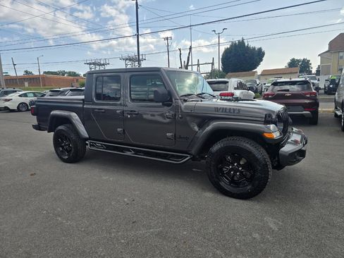 Used 2021 Jeep Gladiator Sport AWD/4WD image 6