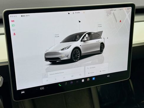 Used 2022 Tesla Model Y Long Range AWD/4WD image 15