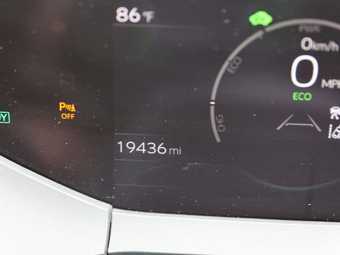 Used 2024 Toyota Prius LE AWD/4WD image 42