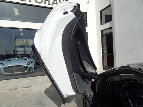 Used 2023 McLaren GT image 15