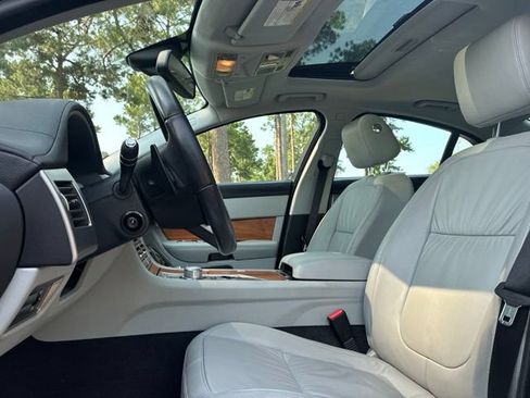 Used 2010 Jaguar XF Luxury RWD image 21