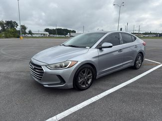 Used 2017 Hyundai Elantra SE FWD video 1