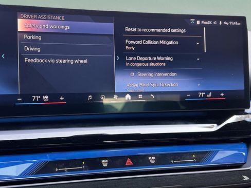 Used 2025 BMW i5 xDrive40 w/ Premium Package image 18