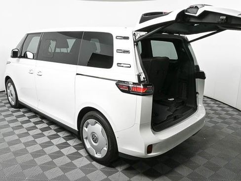 New 2025 Volkswagen ID. Buzz Pro S image 25