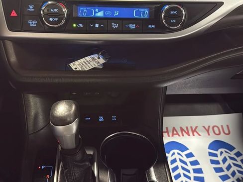Used 2018 Toyota Highlander Limited Platinum AWD/4WD image 17