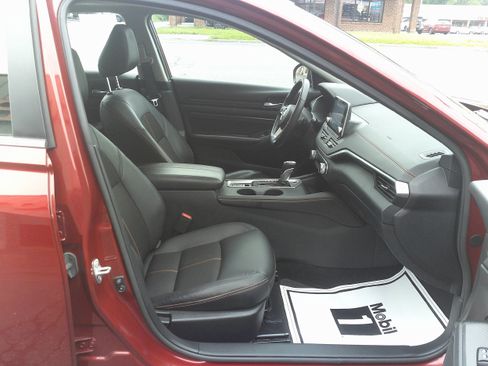 Used 2021 Nissan Altima 2.5 SR w/ SR Premium Package AWD/4WD image 30