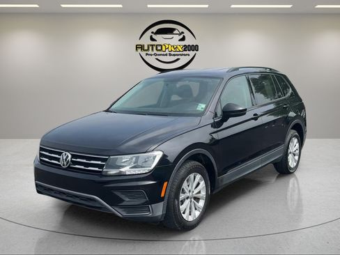 Used 2018 Volkswagen Tiguan S w/ 3rd Row Seat Package AWD/4WD image 3