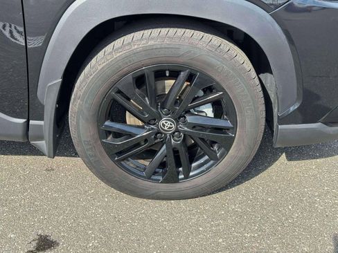 Used 2024 Toyota Corolla Cross AWD Hybrid image 9