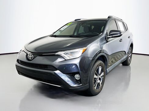 Used 2018 Toyota RAV4 XLE image 10