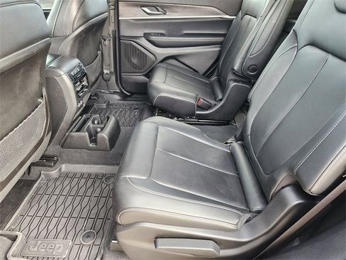 Used 2024 Jeep Grand Cherokee L Limited w/ Luxury Tech Group II image 31