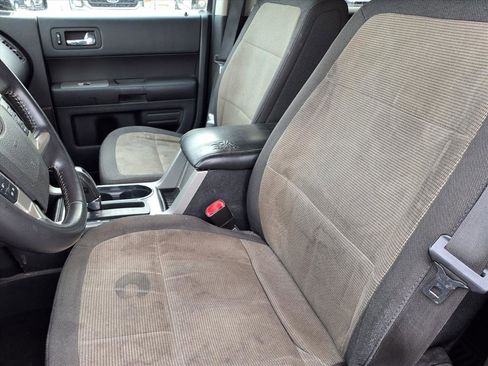 Used 2009 Ford Flex SE image 4