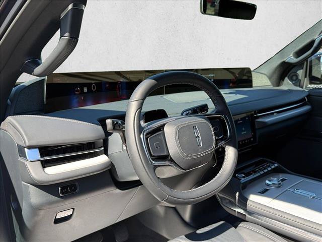 New 2027 Lincoln Navigator Reserve w/ Jet Appearance Package AWD/4WD image 3