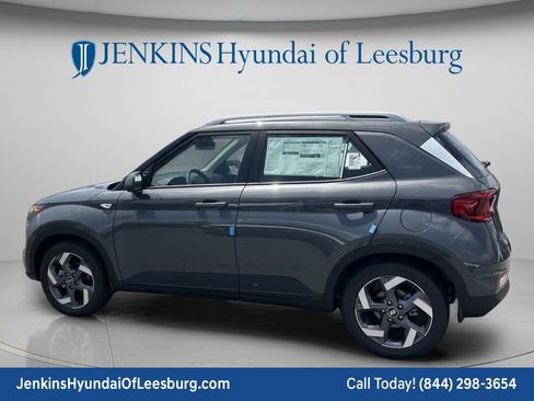 New 2026 Hyundai Venue SEL FWD image 8