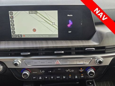 Used 2023 Kia Telluride EX w/ EX Captain's Chair Package image 17