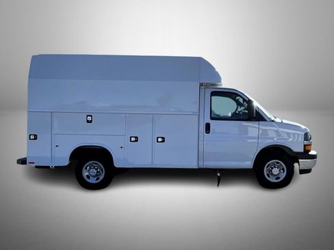 New 2025 Chevrolet Express 3500 w/ Power Convenience Package image 4