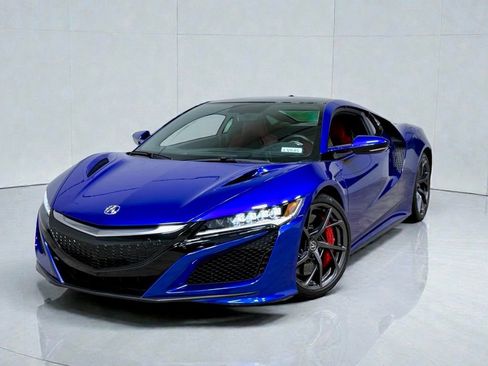 Used 2017 Acura NSX image 3