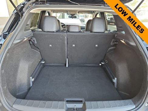 Used 2025 Nissan Kicks SR FWD image 23